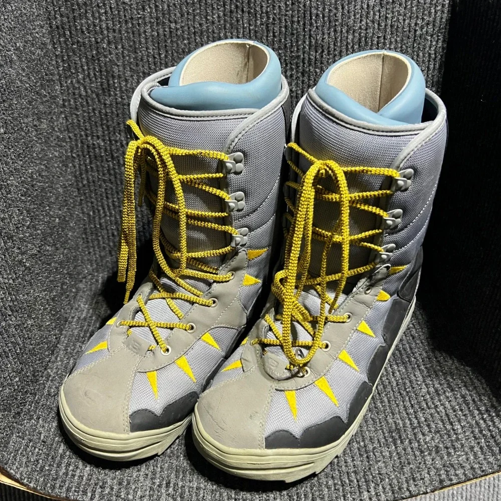Vintage Burton Moto Snowboard Boots Mens 12 Grey Yellow Lace Up Winter Sport